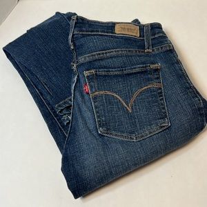 Levi’s mid-rise skinnies